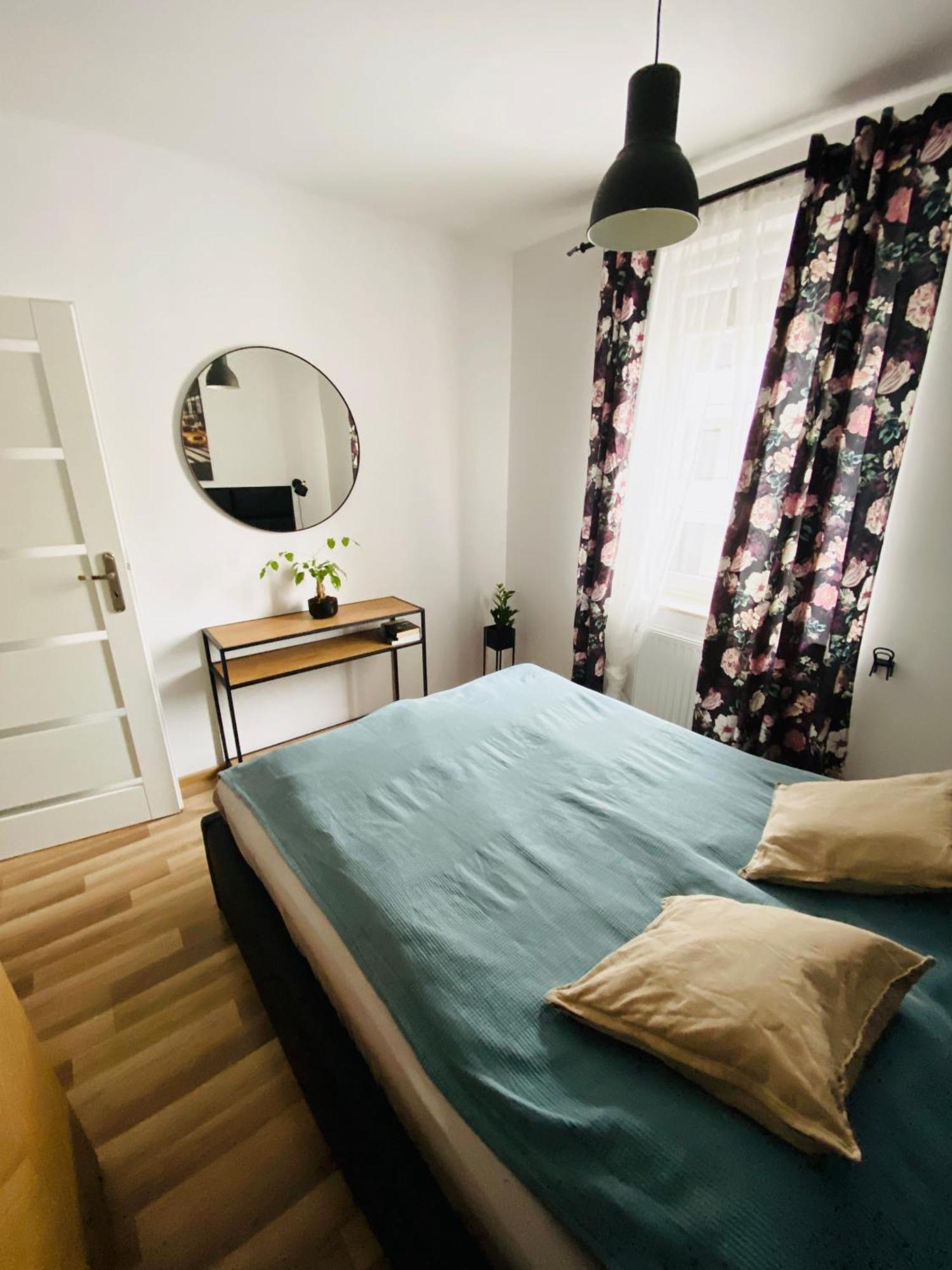 Apartament Apartament, Free Parking, Blisko Rynek-dworzec Pkp-pks, Sklepy Wrocław
